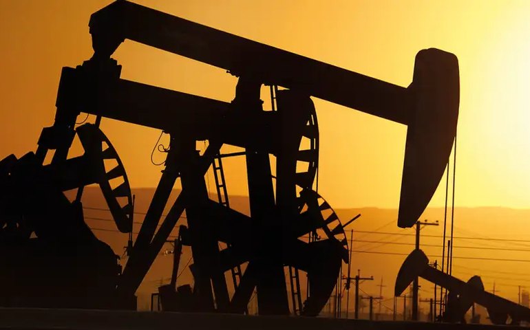 DoE prevê queda de 80% na capacidade excedente da oferta de petróleo fora da Opep