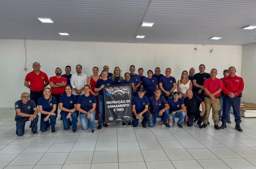 Inspetores e subinspetores da Guarda Municipal finalizam curso de Instrução de Armamento e Tiro