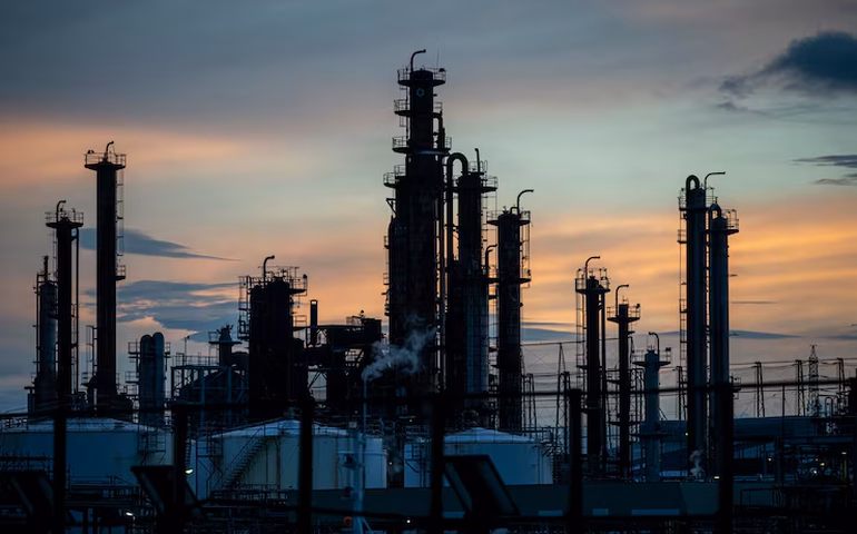 UE fecha acordo histórico para proibir importação de gás russo até 2027