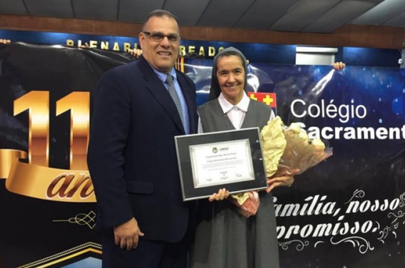 Câmara homenageia 112 anos do Colégio Sacramento em sessão solene