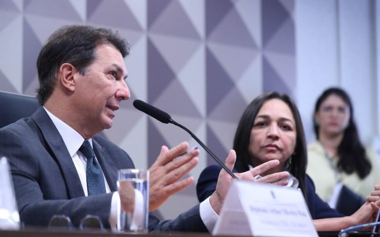 Relatório da CPMI do 8 de Janeiro será lido hoje. Votação deve ocorrer amanhã