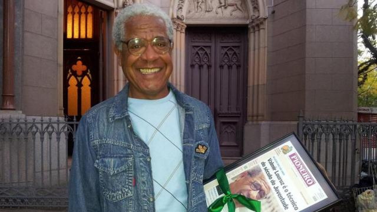 Morre Valmir Louruz ex-ídolo do CSA em Porto Alegre
