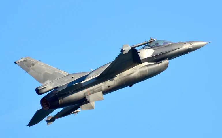 Ministros do Peru renunciam após adiamento de compra de caças F-16