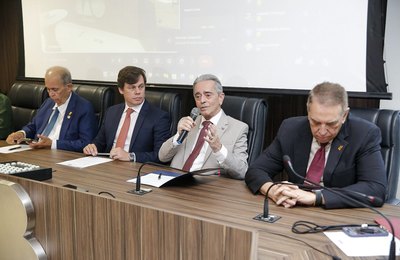 Presidente Fábio Bittencourt prestigia lançamento de nova tabela de honorários advocatícios