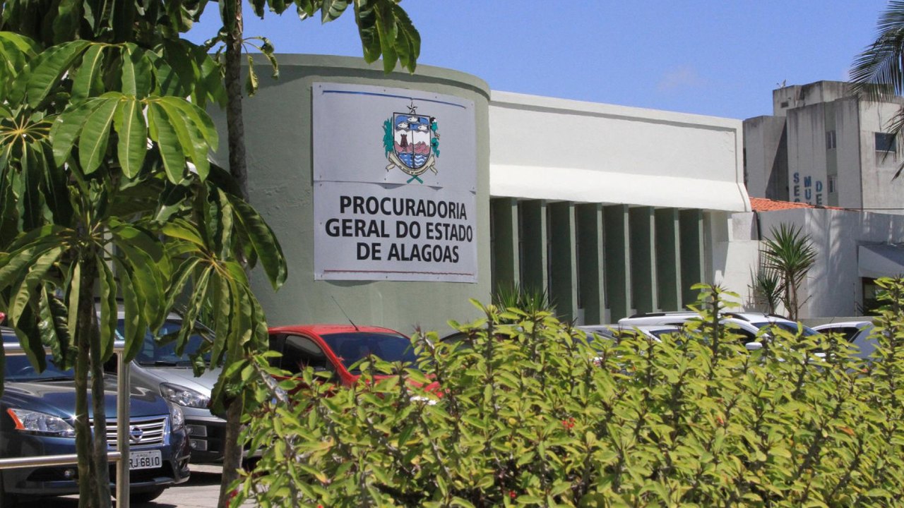 PGE confirma eleição indireta para governador e vice neste domingo (15)