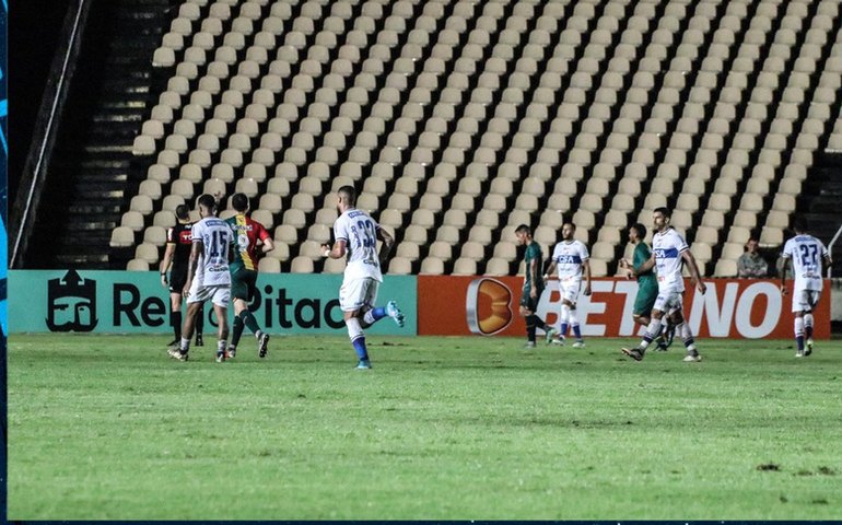 Sampaio Corrêa vence CSA em duelo direto e se afasta da degola na Série B