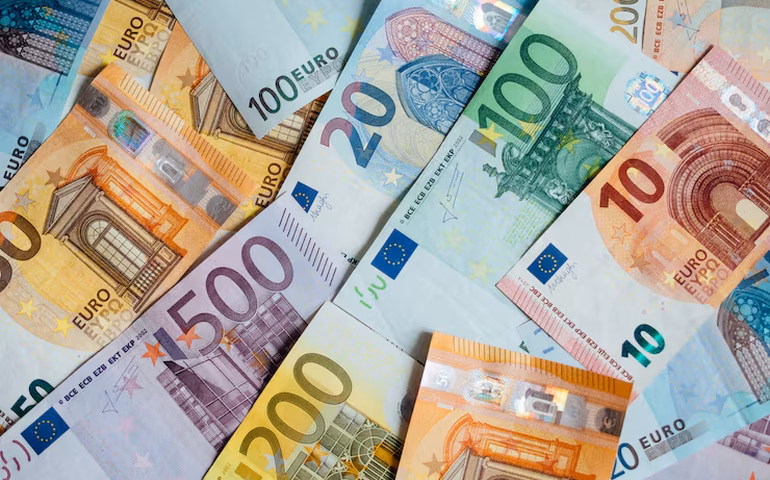 Renault sofre prejuízo de 11 bilhões de euros no 1º semestre, mas receita avança