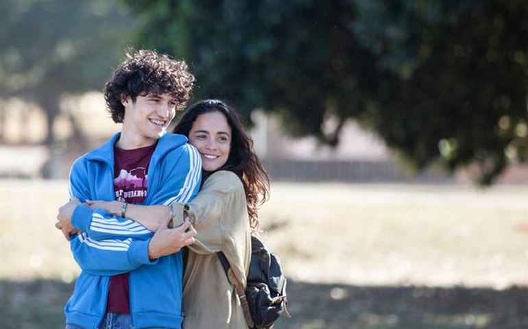 Inspirado em canção, filme ‘Eduardo e Mônica’ ganha prêmio Internacional