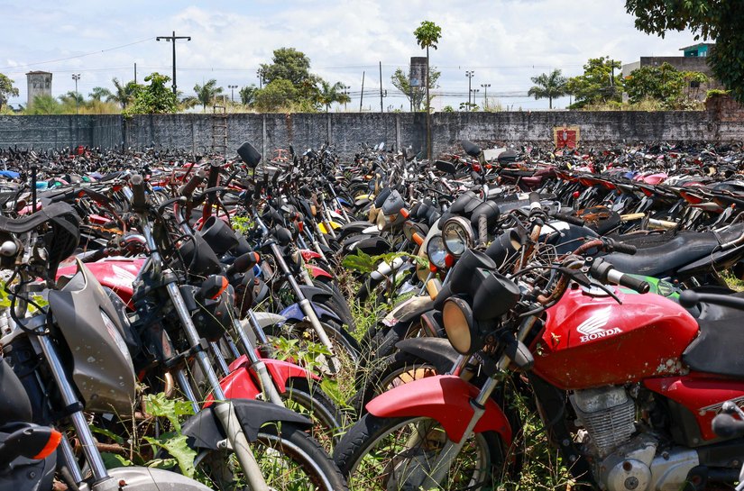 Detran promove leilão de 3.333 veículos inservíveis