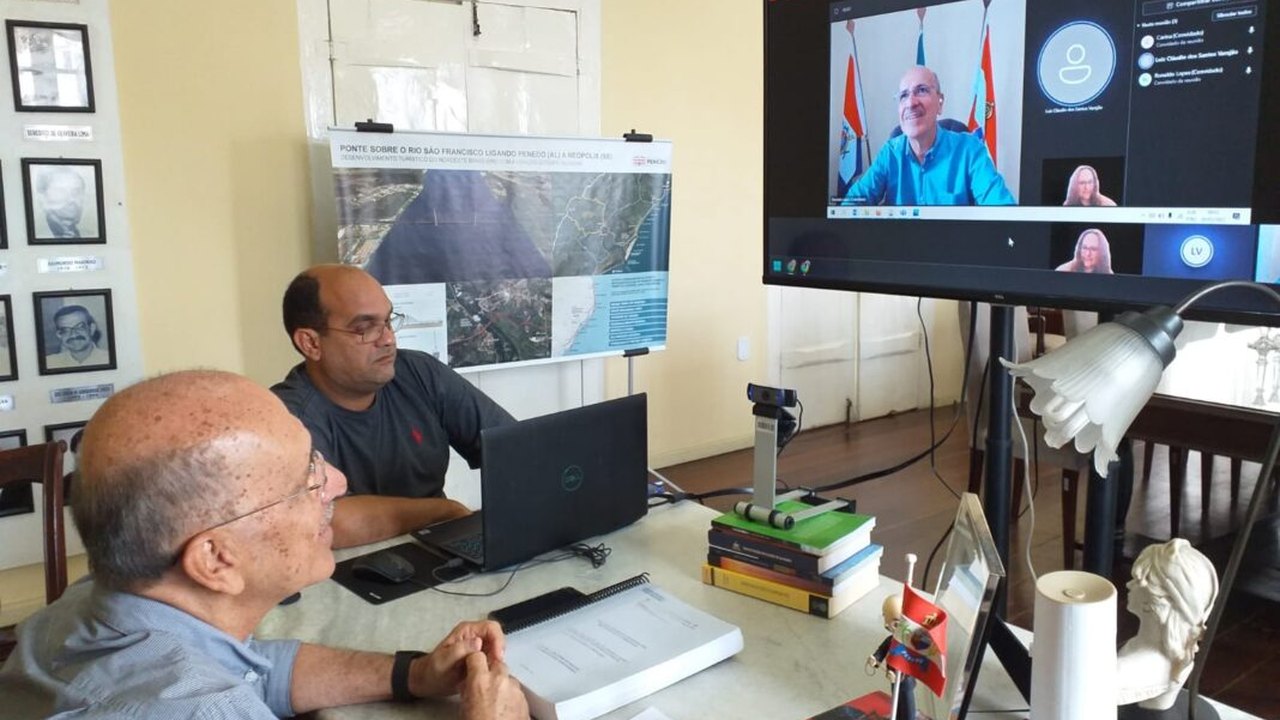 DNIT consulta Prefeito Ronaldo Lopes sobre vias de acesso à ponte Penedo-Neópolis