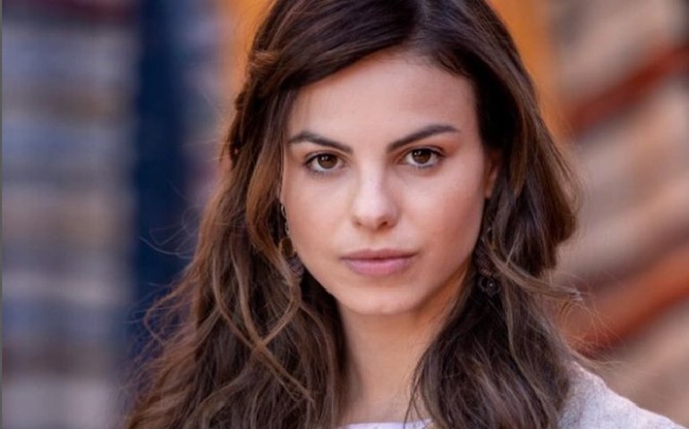 Sthefany Brito relembra medo de ser fotografada de biquíni por paparazzi por conta de estrias: 'Surreal'