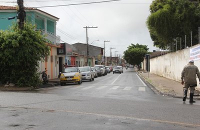 Arapiraca: prefeitura entrega pavimentação de rua que liga rodovia AL-110 a três bairros