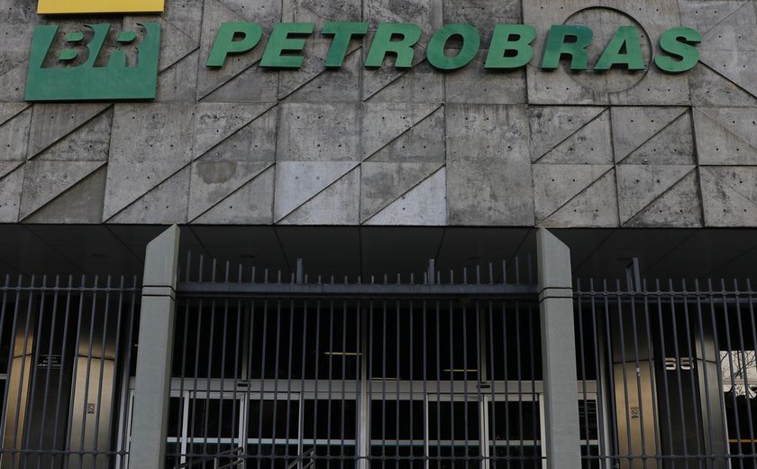 Petrobras aprova nova diretriz de formação de preços dos combustíveis