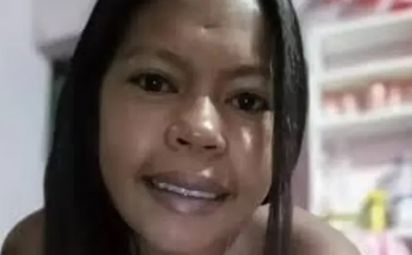 Mulher morre após inalar spray de pimenta no bloco de Carnaval em AL