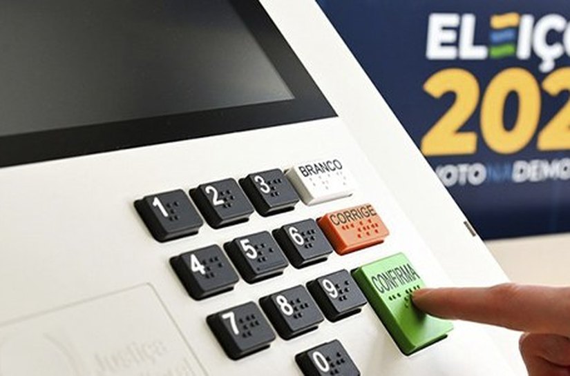 Urna eletrônica ganha nova interface para tornar votação mais acessível e intuitiva