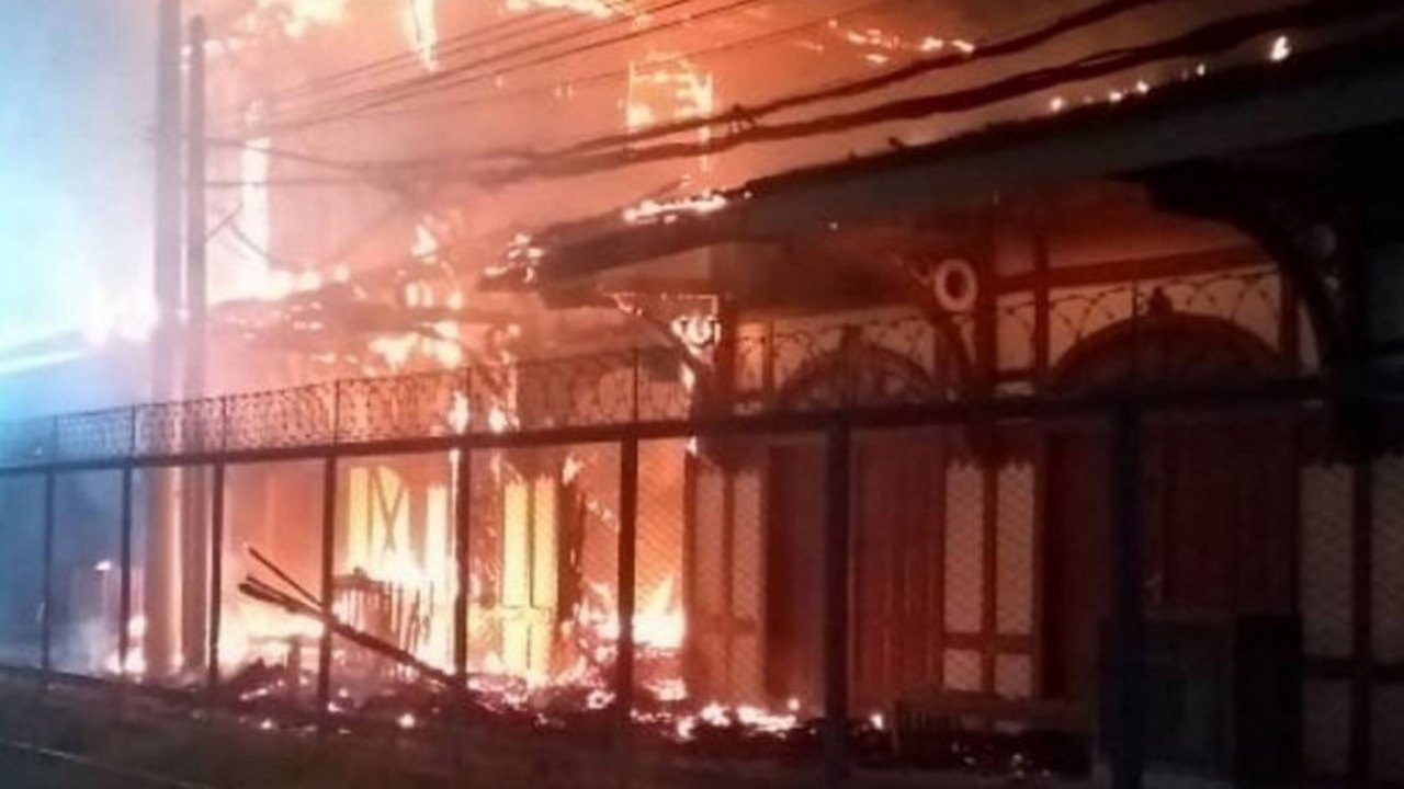 Incêndio atinge Casarão Histórico que integra Patrimônio Ferroviário do Rio