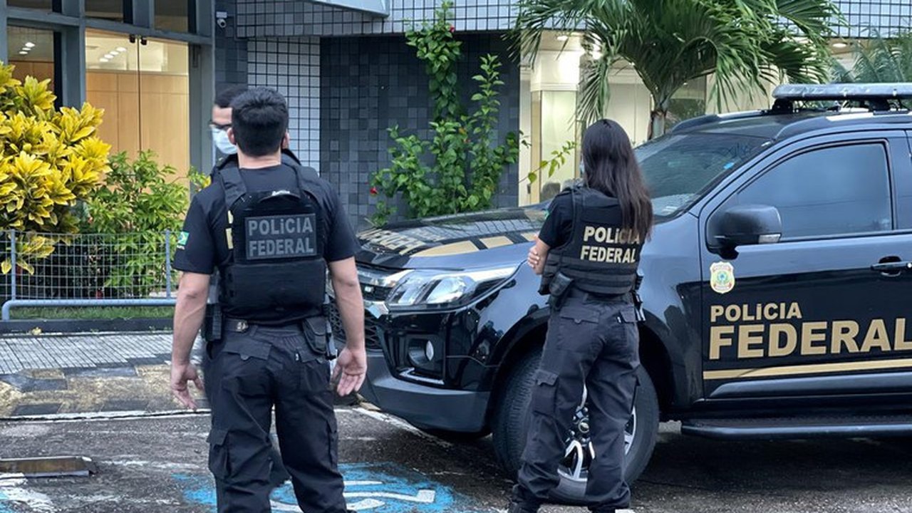 Receita e PF estão no rastro de influencer que 'ensina' importar celular sem imposto