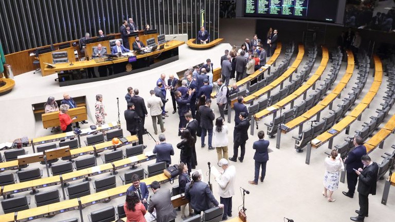 Da 'Capital Country' ao Dia da Autoestima: Câmara aprova série de projetos simbólicos em semanas esvaziadas por feriados