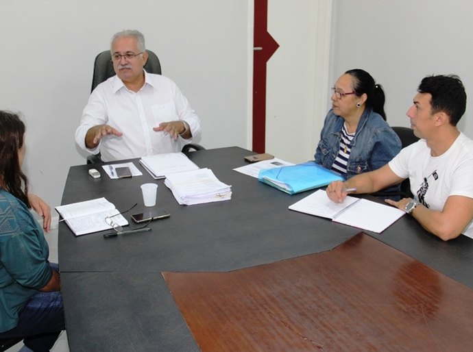 Rogério recebe Conselho Municipal de Educação e discute alinhamentos no setor