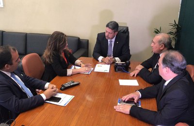 Prefeitos entregam pauta municipalista a parlamentares alagoanos