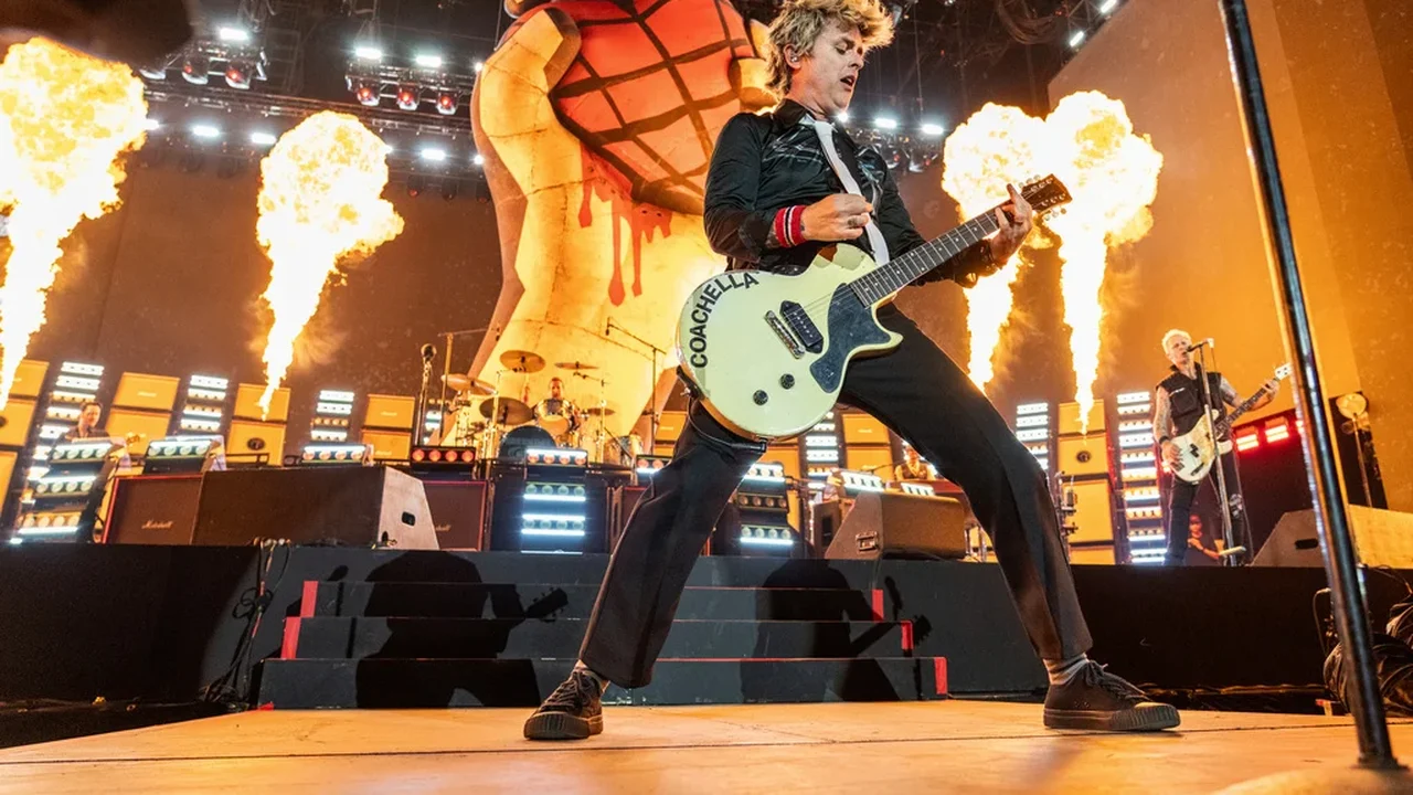 Green Day abrirá o 60º Super Bowl com uma cerimônia de aniversário celebrando gerações de MVPs.