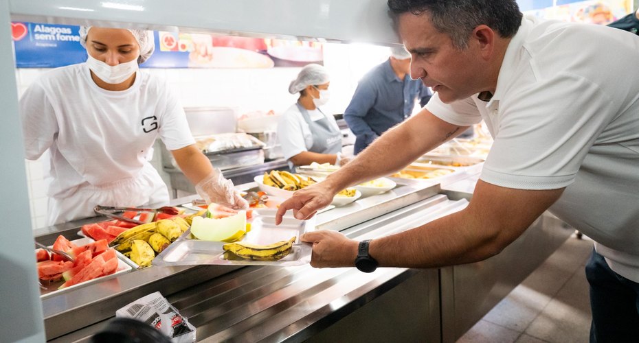 Governador entrega 1º Restaurante Popular Alagoas Sem Fome no interior do Estado