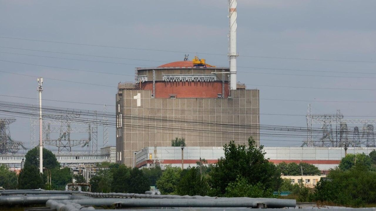 Kiev bombardeia usina nuclear de Zaporozhie no dia da rotação dos inspetores da AIEA