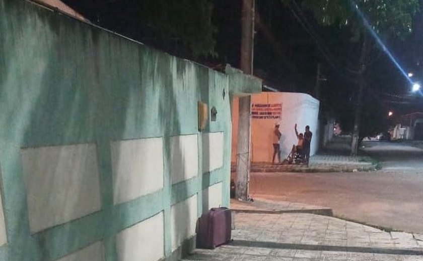 Mala é abandonada com suspeita de bomba na porta de hospital em Maceió