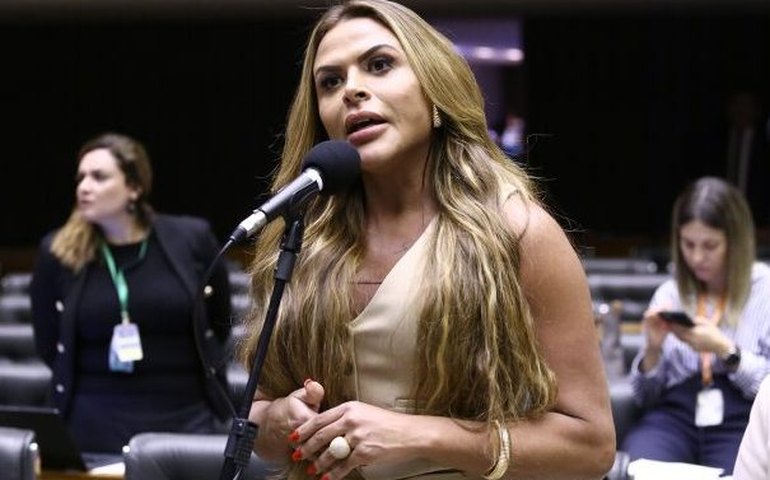 Câmara aprova projeto que prevê medidas judiciais contra pais que cometerem abusos na gestão do patrimônio de crianças; acompanhe