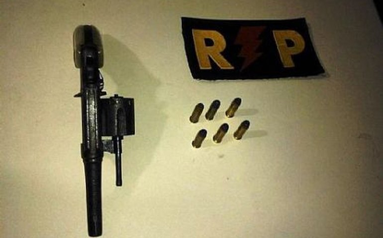 PM cumpre mandado judicial e apreende arma de fogo em Palmeira dos Índios