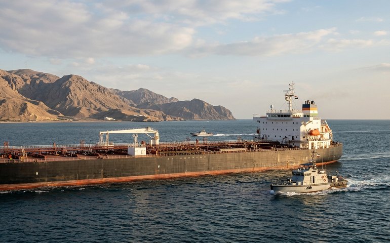 Petroleiros com bandeira da Índia conseguem passar pelo Estreito de Ormuz pela costa do Irã