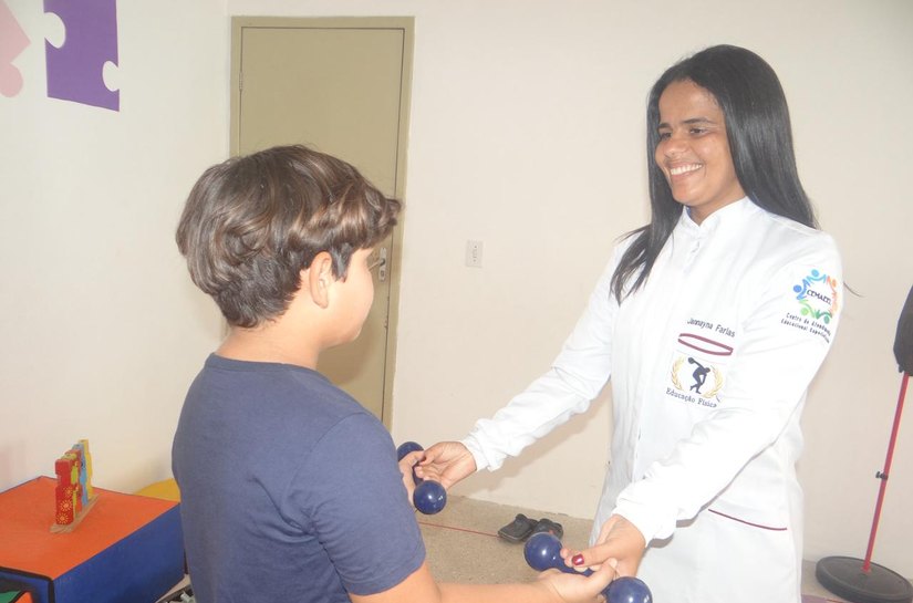 Sedentarismo atinge jovens com TEA e acende alerta na saúde pública