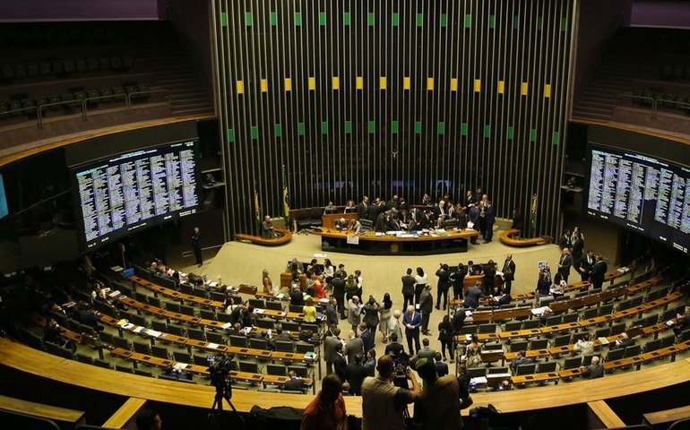 Congresso tem destinado emendas para pagar à ONU, financiar colaboradores e consulados no exterior