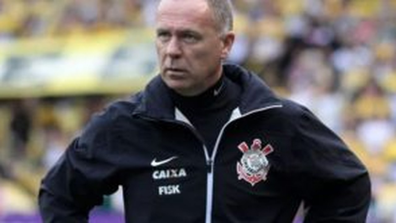 Mano festeja jogo 'maduro' do Corinthians, mas alerta: 'Não podemos ficar olhando lá para cima'