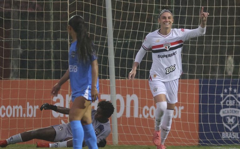 São Paulo goleia para assumir 3ª colocação do Brasileiro Feminino