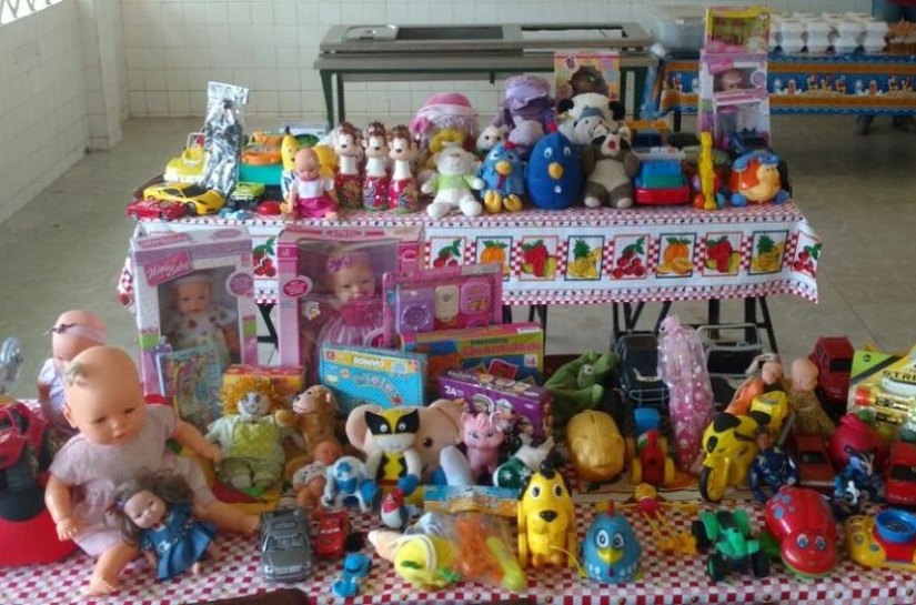 Brinquedos arrecadados na Páscoa são entregues ao Juvenópolis