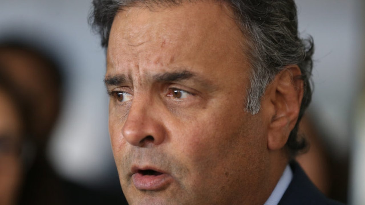 Aécio diz que voto de Aloysio em Lula reflete “candidatura artificial” do PSDB