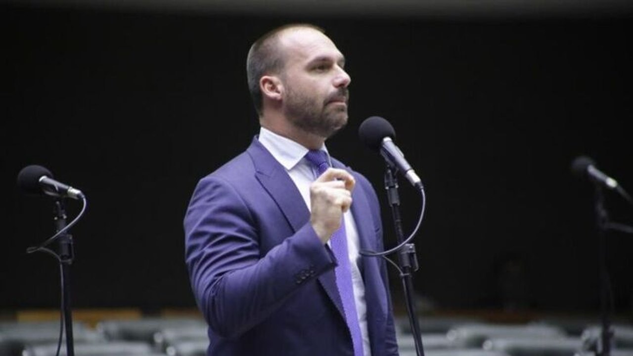 Criticado, Eduardo Bolsonaro alega que Fifa possui mais membros do que a ONU