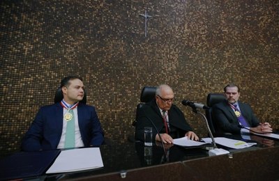 Renan Filho e Dias Toffoli são homenageados pelo Poder Judiciário com a Comenda Moura Castro