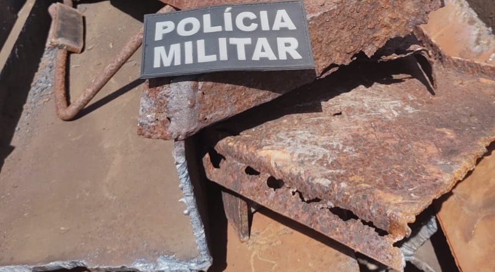 Dois suspeitos de roubar antiga linha férrea em Riachuelo são presos / Foto: Foto: Polícia Militar/SE