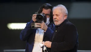 Fotógrafo Ricardo Stuckert, que acompanha Lula há 23 anos, deixa Secom e assume redes do presidente