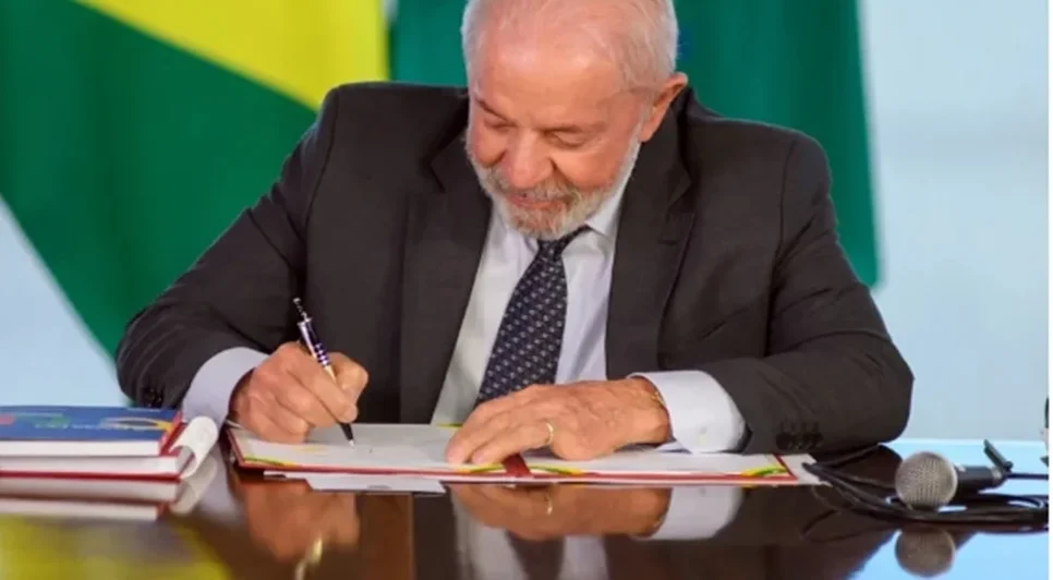 Lei dá à Fazenda poder para isentar ou reduzir alíquota em compras internacionais de até US$ 50