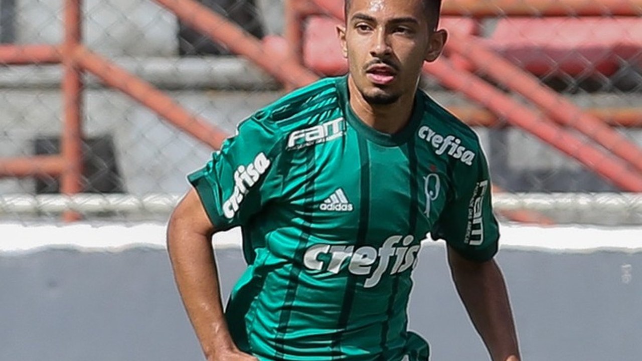Michel Alves confirma interesse em Alanzinho e revela sondagem do Santos por Bidu