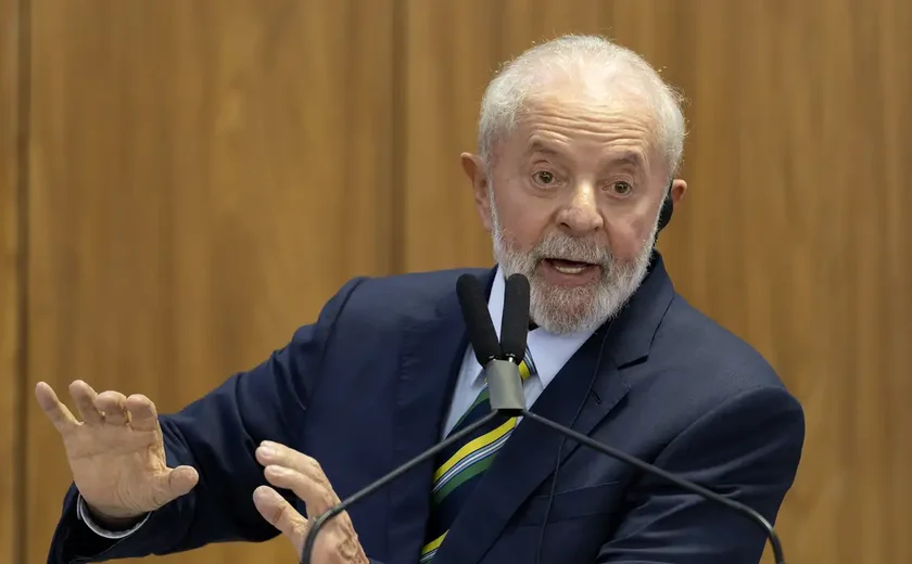 Lula sanciona lei alterada no Congresso que abre exceção para importação de resíduos e rejeitos