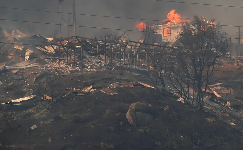 Centenas estão desaparecidos nos incêndios florestais no Chile; número de mortos chega a 123