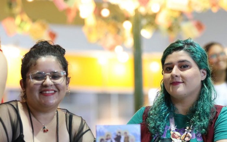 Santos encaram situações do cotidiano em mangá lançado por quadrinistas