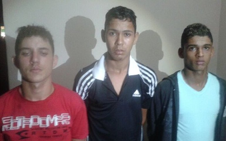PM prende grupo envolvido em roubos e homicídios na cidade de Atalaia