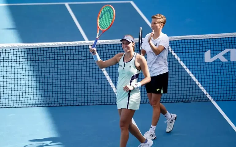 Luisa Stefani estreia com vitória ao lado de Demi Schuurs no WTA 1000 de Doha