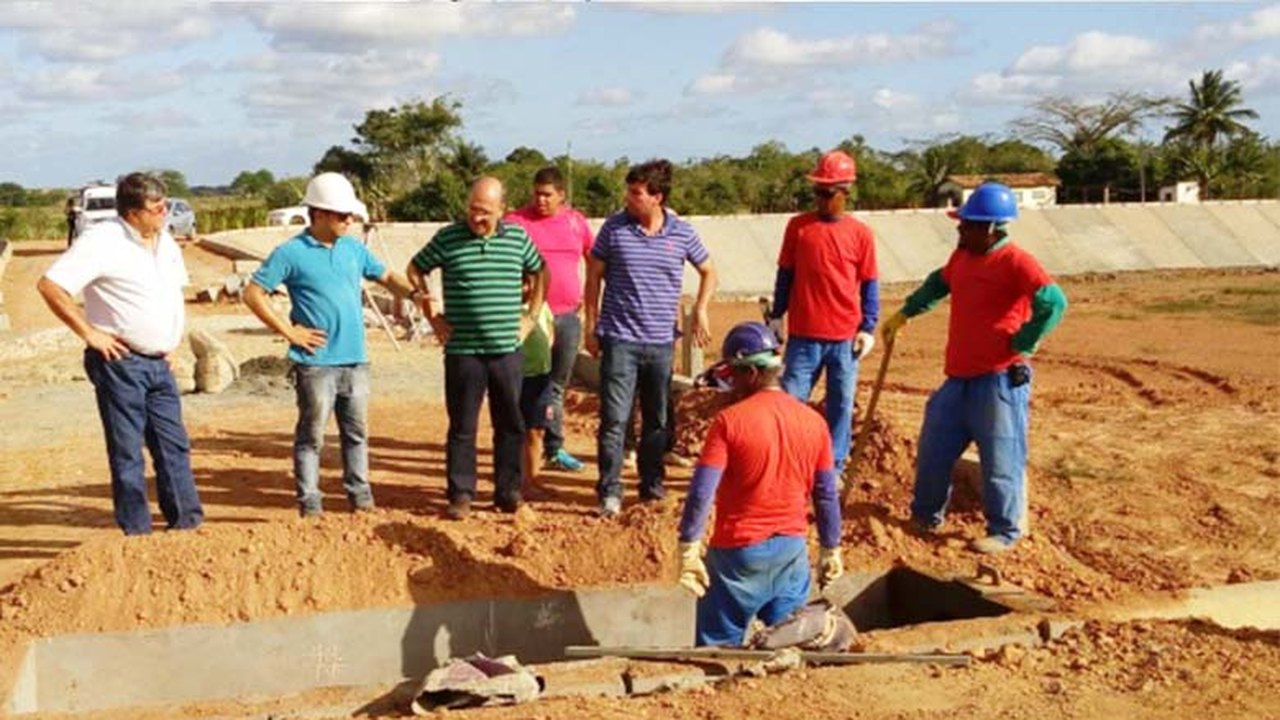Prefeito acompanha o avanço dos trabalhos na estação de tratamento de esgotos (ete) de Penedo