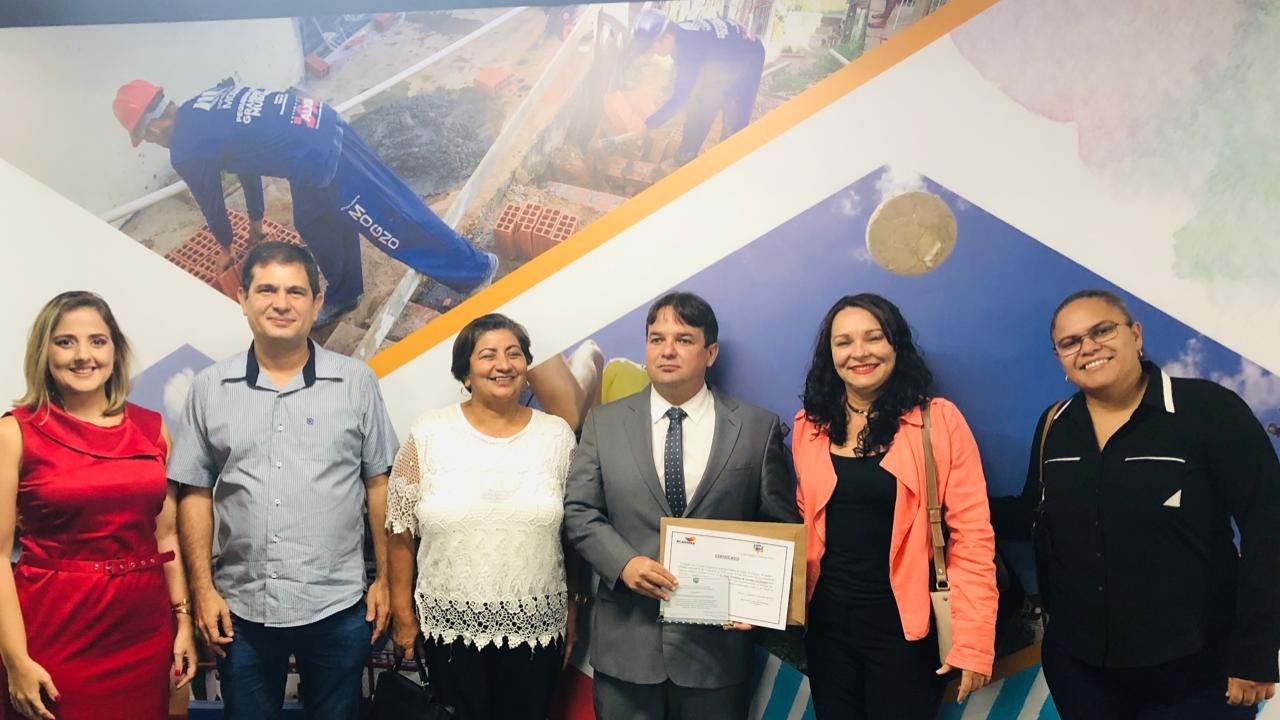 Conseg homenageia superintendente do Instituto de Identificação de Alagoas